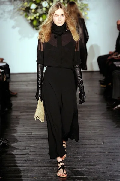 Look 18